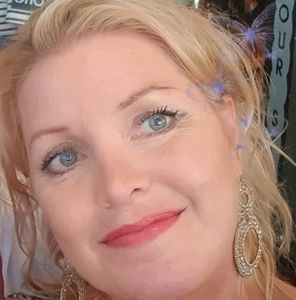 Meet your Posher, Clare